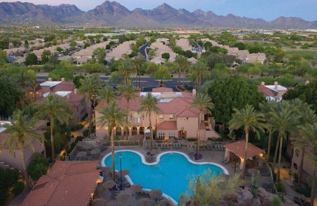 Sheraton Desert Oasis Villa Resort