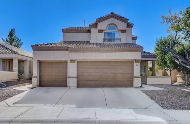 Shining home away from home! 3-bedroom house in fabulous Las Vegas with AC, WiFi