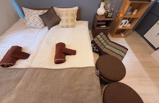 Shinjyuku Yotsuya city center Bali resort apartment Queen bed WC shower 1Room