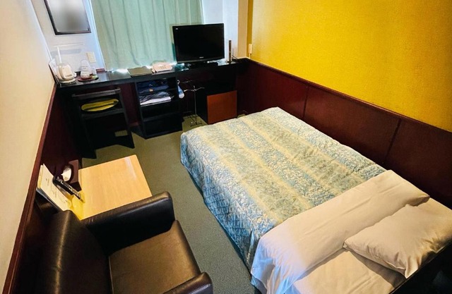 Shinmaebashi Station Hotel