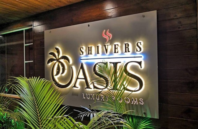 Shivers Oasis Luxury Room Hotel