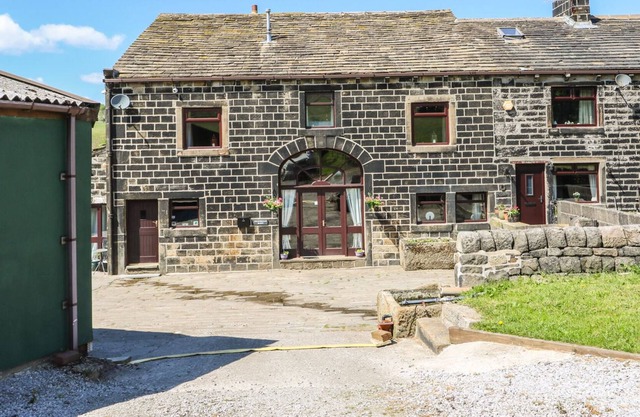 Granero Shoebroad, TODMORDEN