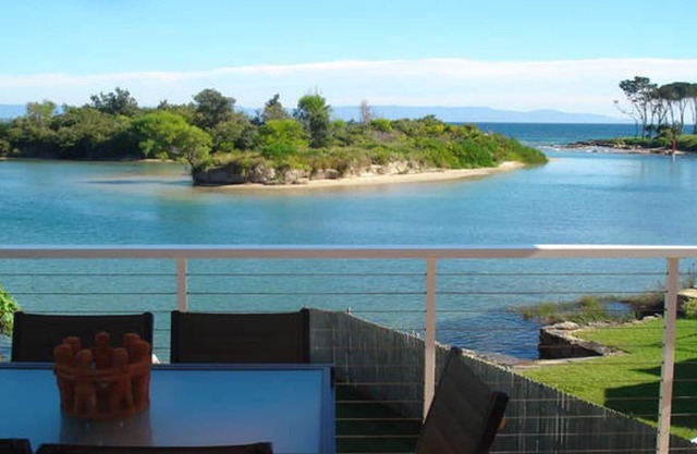 Shore Thing Absolute Waterfront - Currarong. Casa de playa de lujo, ideal para familias
