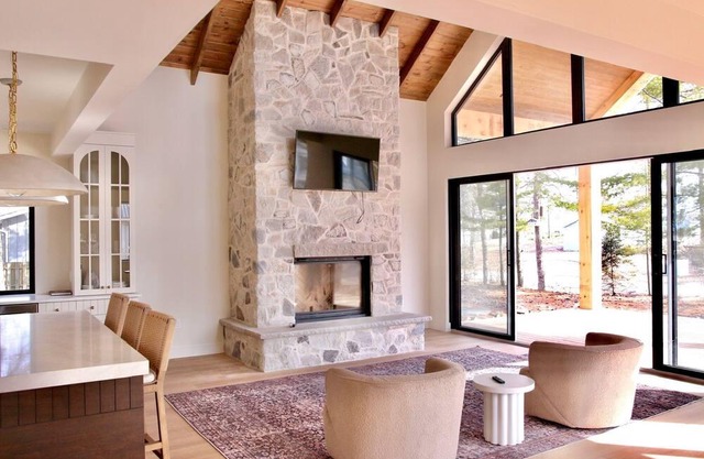Shore View Lake House - Luxury Rental