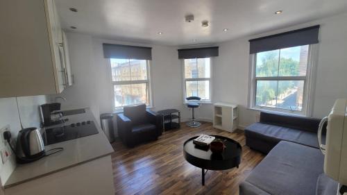 Shoreditch Escape by City Sparrow