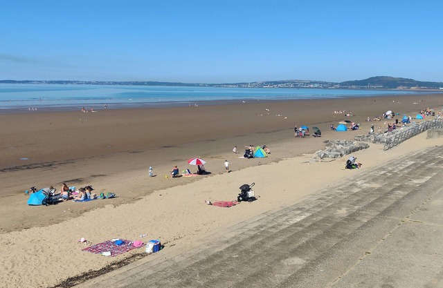 Shoreline Aberavon 4 bed by the Beach on the South Wales coast pet friendly
