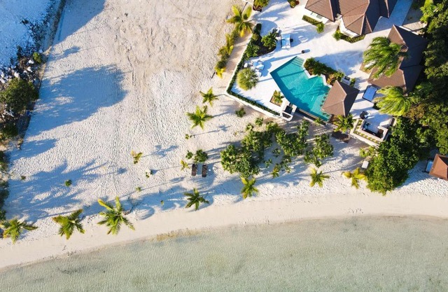 Shoreline Beach Villa