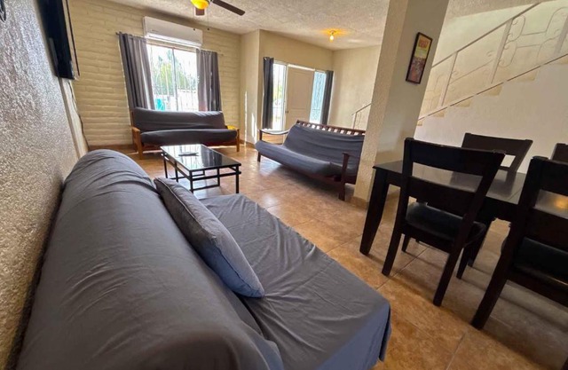 Shoreline Condo 4 Desert Oasis Free Wifi, Cool AC