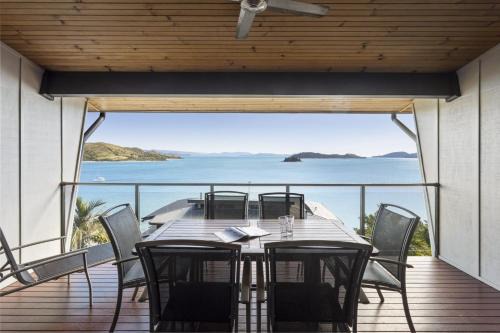 Shorelines 27 by Luxury Holidays Ocean View Buggy Transfers BBQ