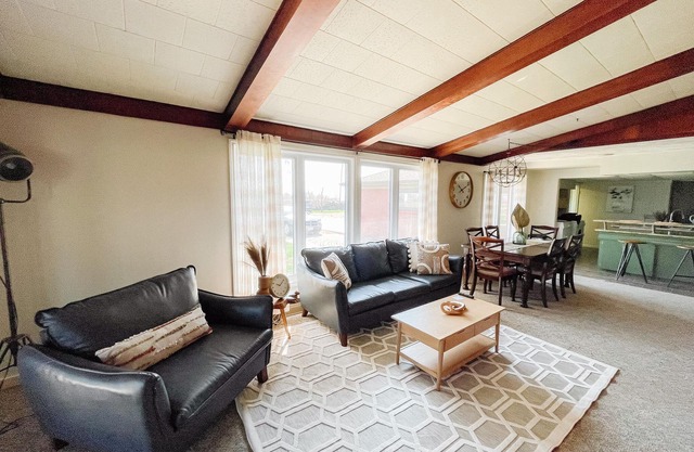 Short Drive to Point Pelee! Forget Your Worries in This Spacious & Serene Space