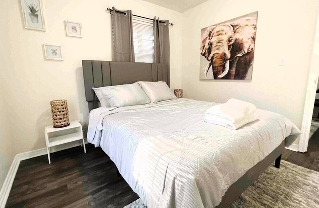 Short Travel Stay near Zoo Amtheater