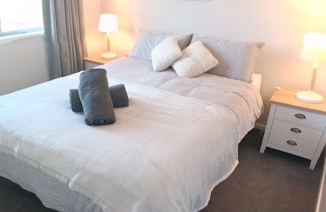 Shotover Country Residence - 2 bedroom home in quiet residential area