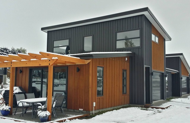 Shotover Gold Apartment central to ski fields - underfloor heating