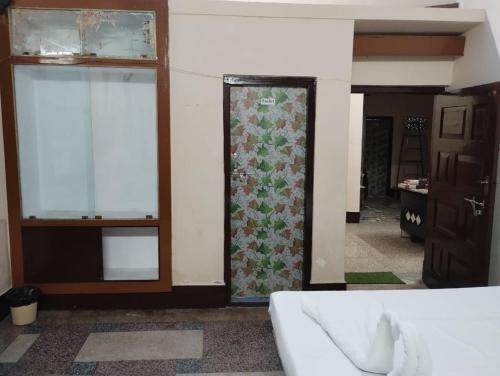 SHREE RAMESHWAR PLAZA