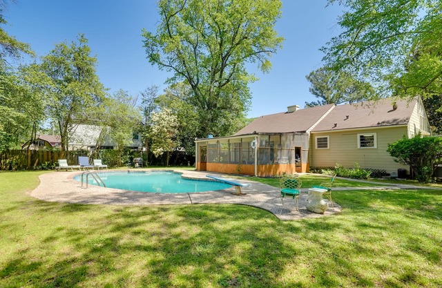 Shreveport Home w/ Private Pool & Screened Porch!