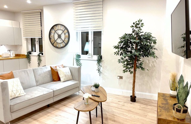 Shrewsbury Apartments by Bevolve - Free Parking