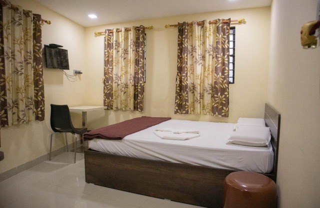 Shri Vasant Lodge