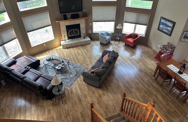 Shunda Creek Place is 5 star VBRO mountain retreat.