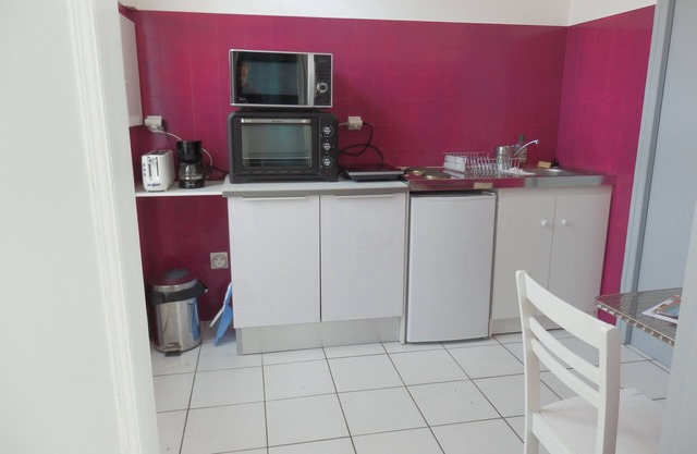 lado del centro apartamento con jardín Rochefort / mer