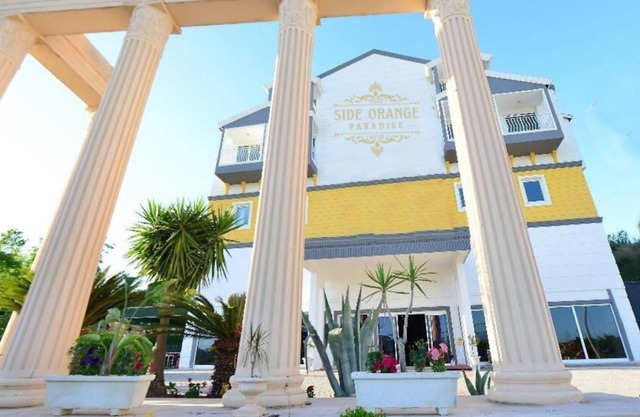 Side Orange Paradise Hotel