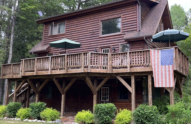 Sidell's Sturgeon River Log Cabin - Kayaks, Bonfire Pit, Sauna, Rutas de senderismo