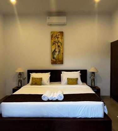 Sidemen padi villas