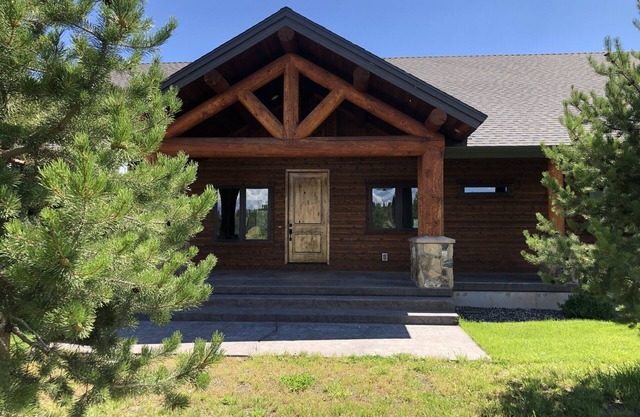 SIERRA AZUL MT CABINA CAMINANDO DISTANCIA A HENRYS LAKE OUTLET 2BR 2BA WIFI TV