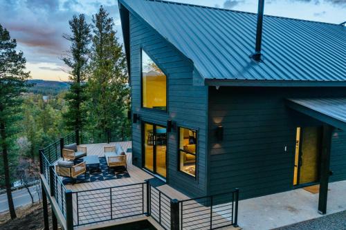 Sierra Blanca Views New-Build Cabin in Ruidoso