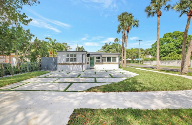 Sierra Sky Home Pets/4BD/Close to the beach