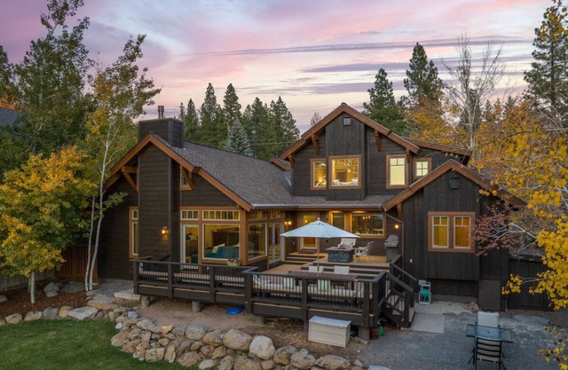 Sierra Vista Haus- Truckee/Tahoe- Relaxing Mountain Retreat
