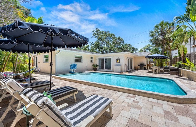 Siesta Dolce | Luxury Siesta Key Home w/ Private Heated Pool, Close To Beach!