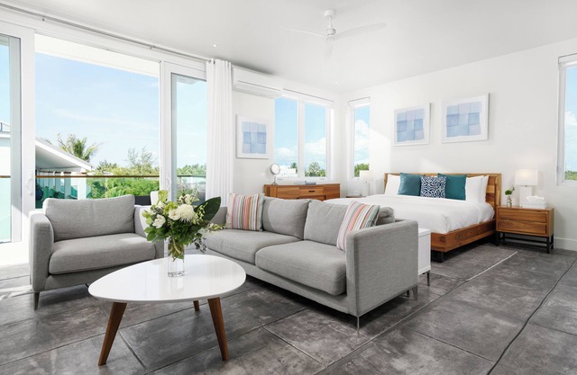 Signature King Retreat