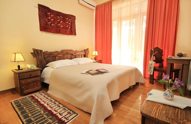 Silk Road Hotel