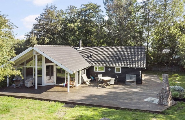 "Silke" - 600m from the sea by Interhome