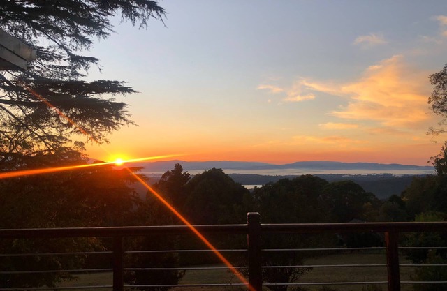 Silvan Dam View - Family Mountain House