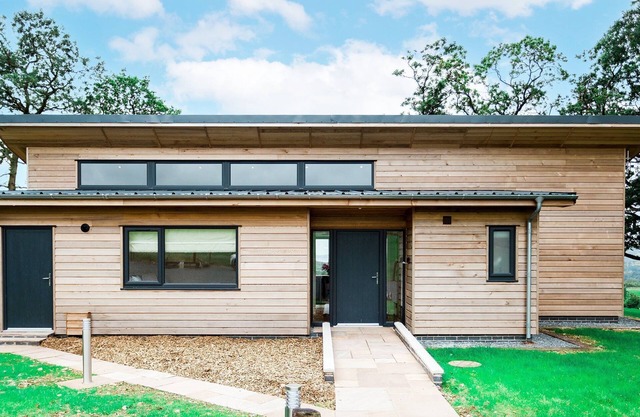 Silver Birch - a lodge that sleeps 4 guests in 2 bedrooms