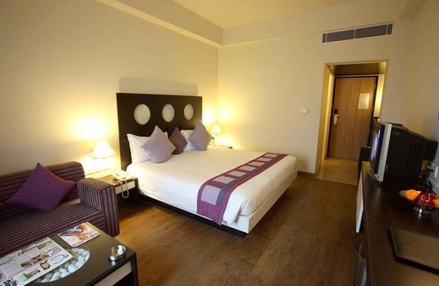 SILVER FERNS ( A BOUTIQUE HOTEL)
