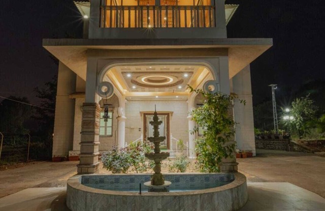 Silver Galaxy By Joy Suites
