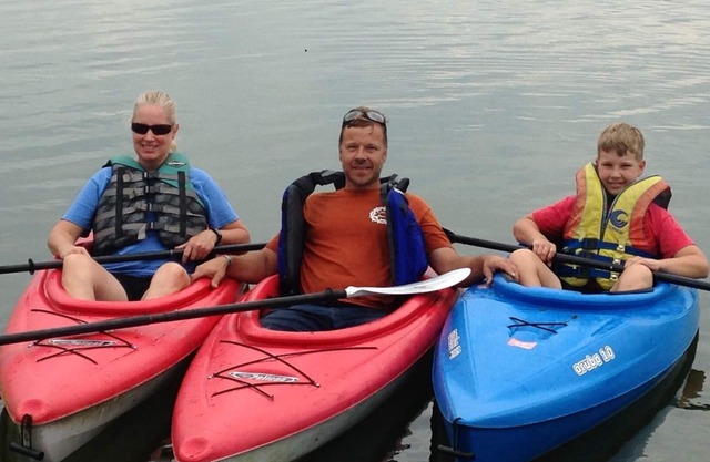 Silver Lake IN cottage sleeps 9. Two full baths. Water sports, games, and movies
