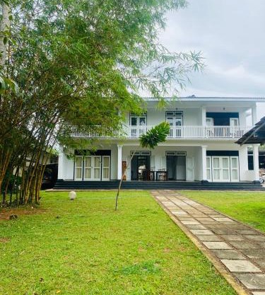 Silver Lake Villa & Boat Safari