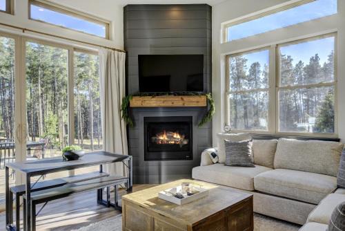 Silver Lining Circle home