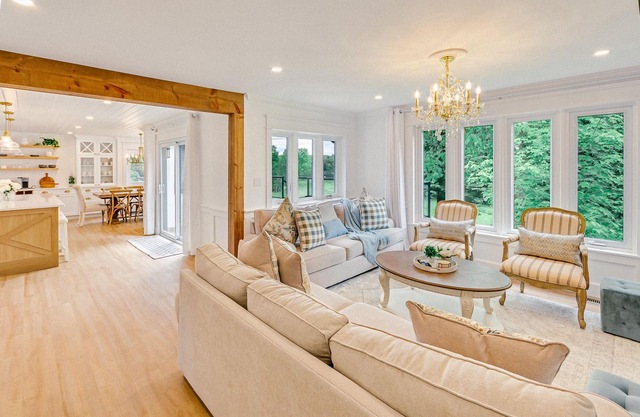 Silver Maple Farmhouse | Luxury Lakefront Cottage | Hot Tub | Sauna | 4+ Acres