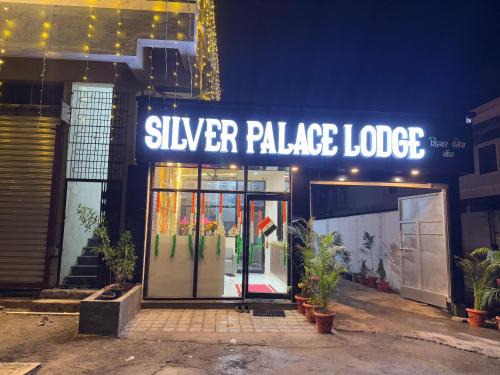Silver Palace Lodge