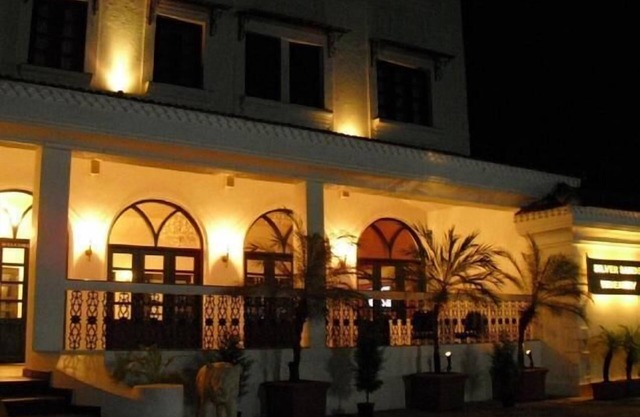 Silver Sands Hide Away