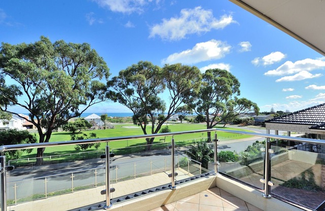 Silver Sands Holiday & Beach House