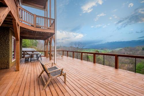Silver Spoon by AvantStay Hot Tub Views Billiards Group Retreat