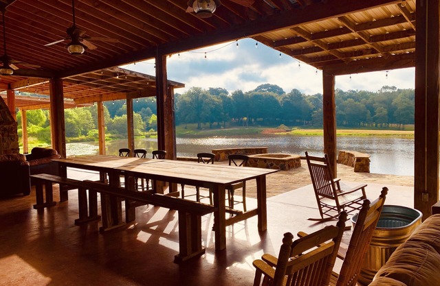 Silver Star Ranch and Private Lake Getaway