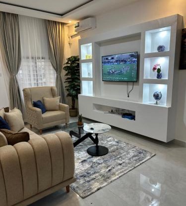 Silverest Place