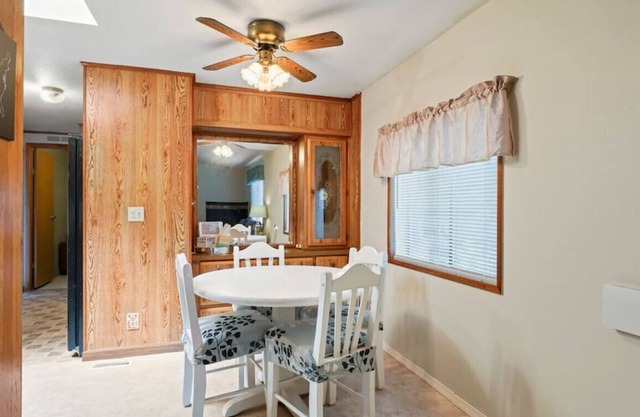 Simple and quiet vintage home