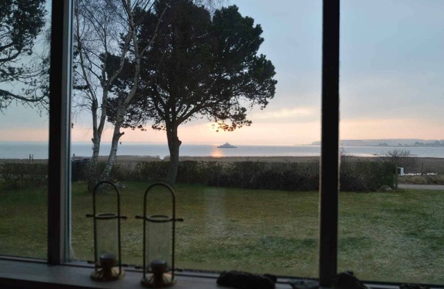 Simple Cottage with a View!